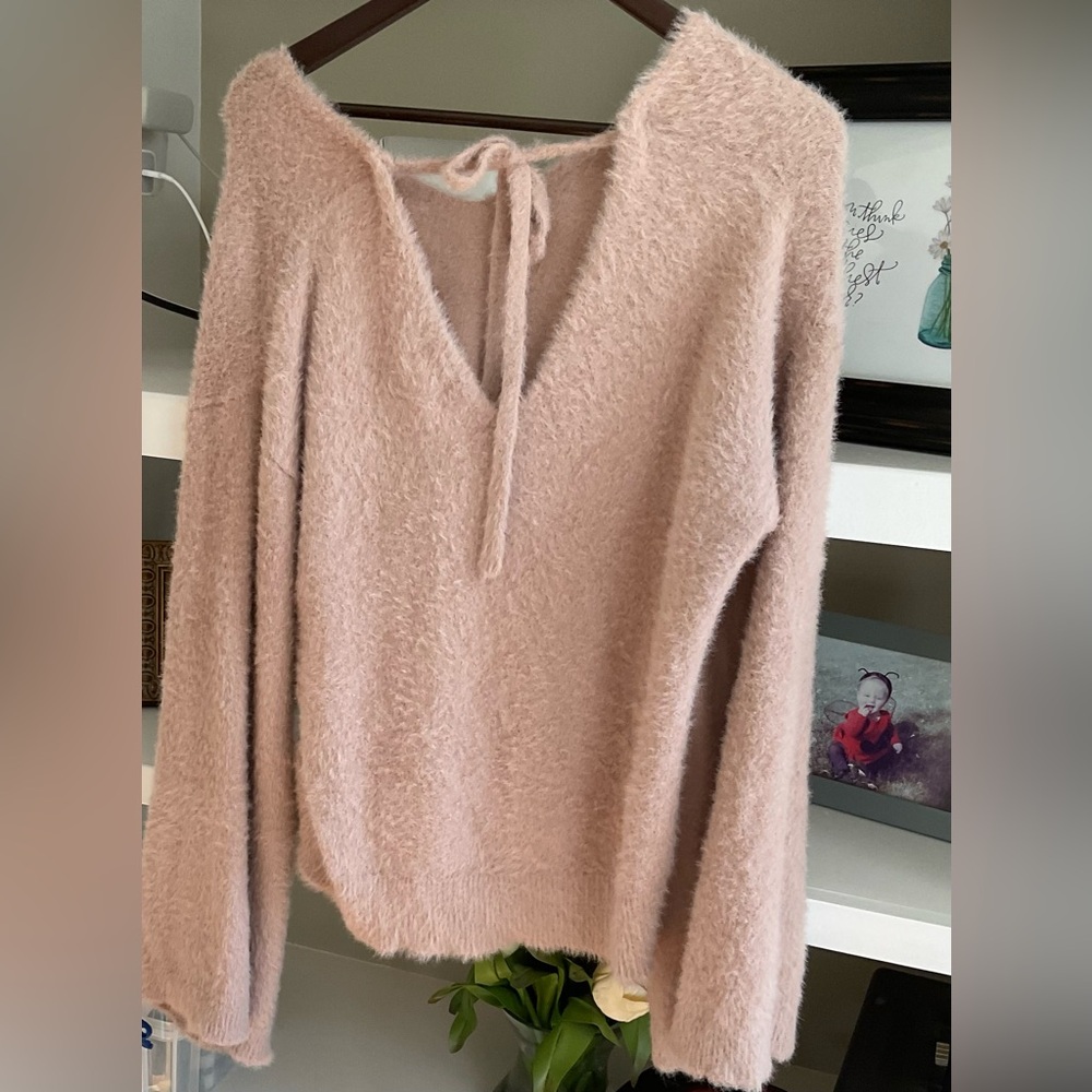Free Press Clothing Nordstrom Soft Pink Open back Sweater Sz Small